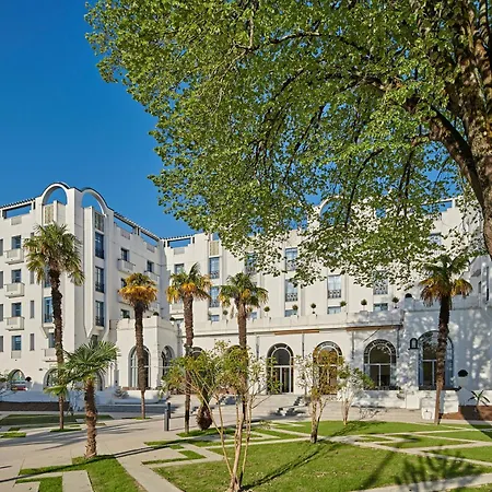 Hotel & Spa Vacances Bleues Le Splendid-3